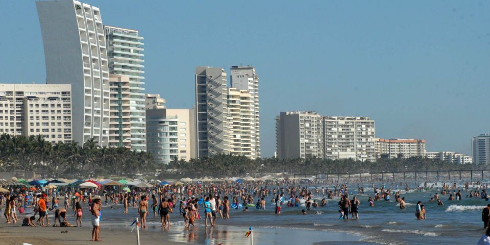 Acapulco es la ciudad más violenta del país Acapulco es la ciudad más violenta del país