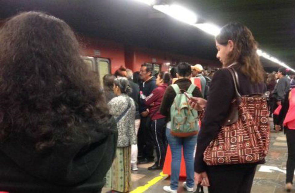Falla en la Línea 3 del Metro causa retrasos