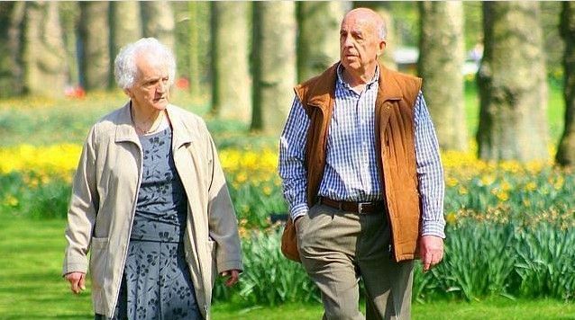 Estudio replantea el inicio de la vejez