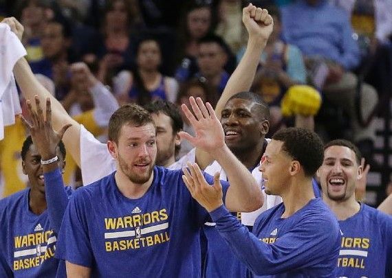 Warriors ganan en los últimos segundos Warriors ganan en los últimos segundos