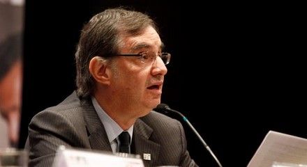 Medios y partidos políticos, responsables de la vida pública: Woldenberg