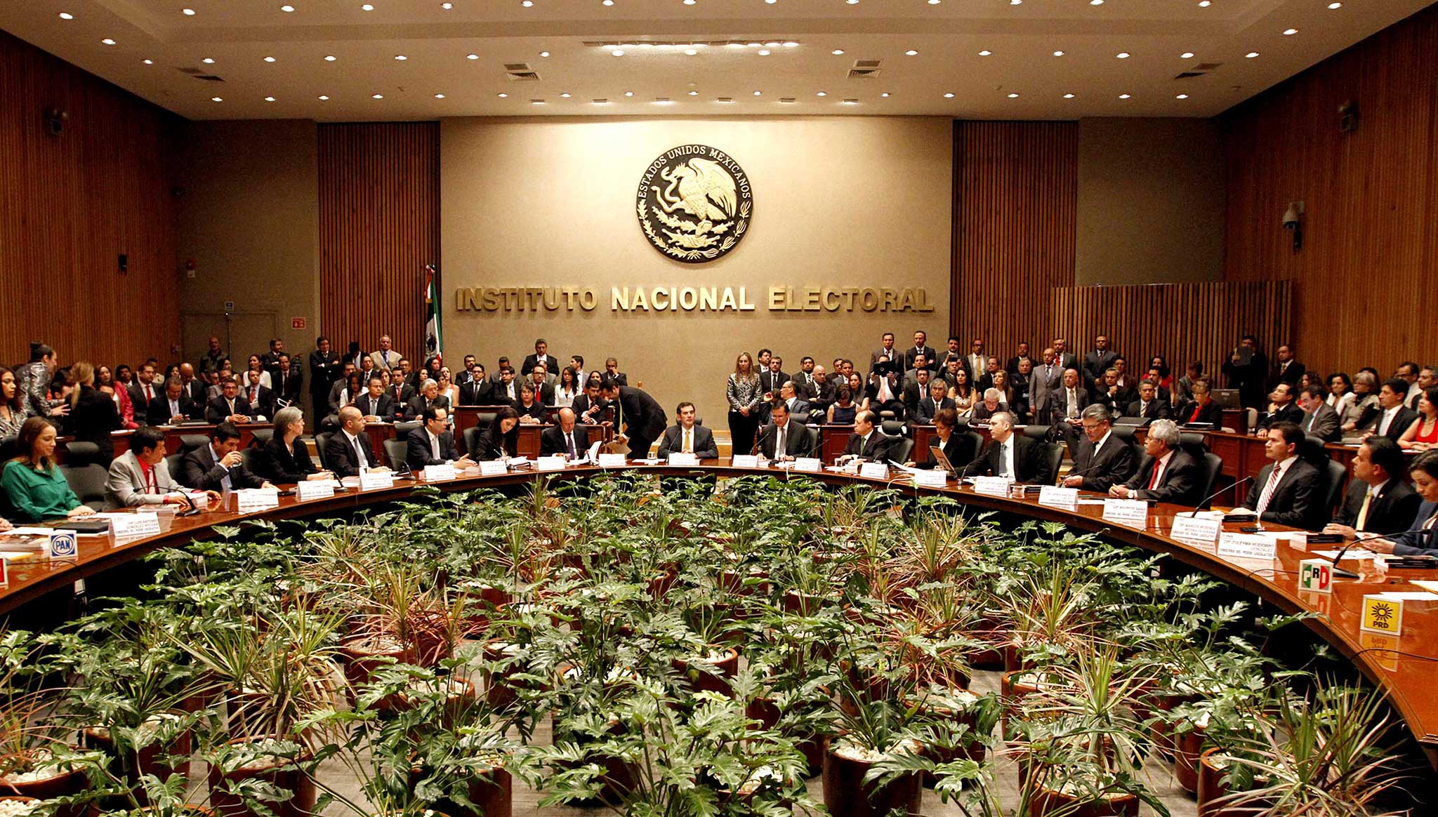 INE expide constancia de registro a PRI, PRD y PT INE expide constancia de registro a PRI, PRD y PT