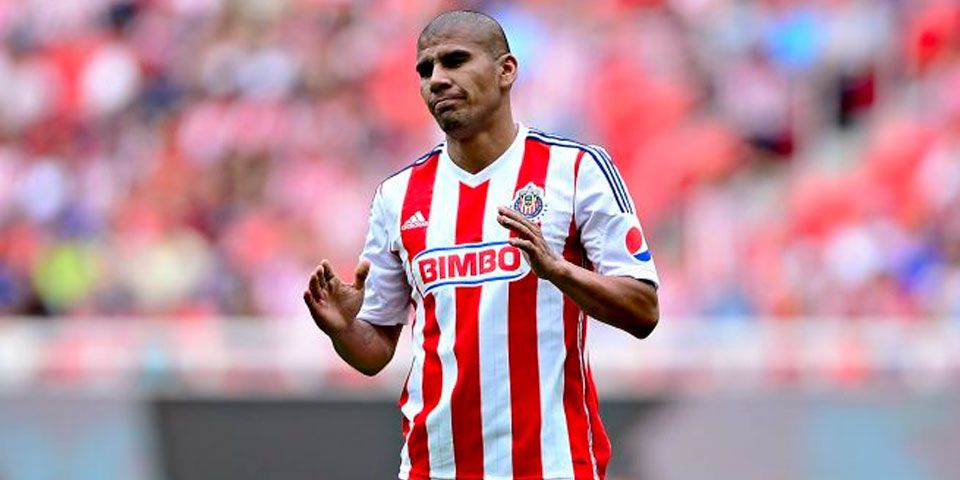 Salcido se perderá tres semanas por lesión