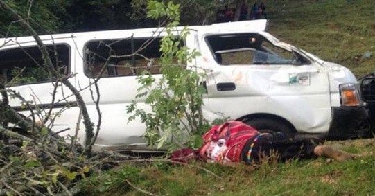 Volcadura de combi en Chiapas deja 4 muertos