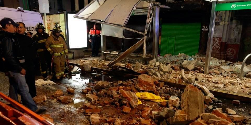 Mujer muere por desplome en colonia Centro