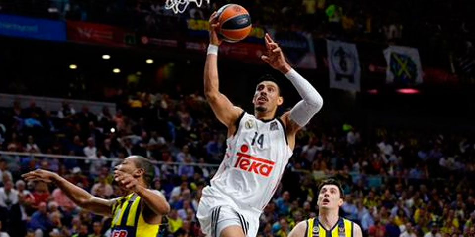 Gustavo Ayón conduce al Madrid a la final Gustavo Ayón conduce al Madrid a la final