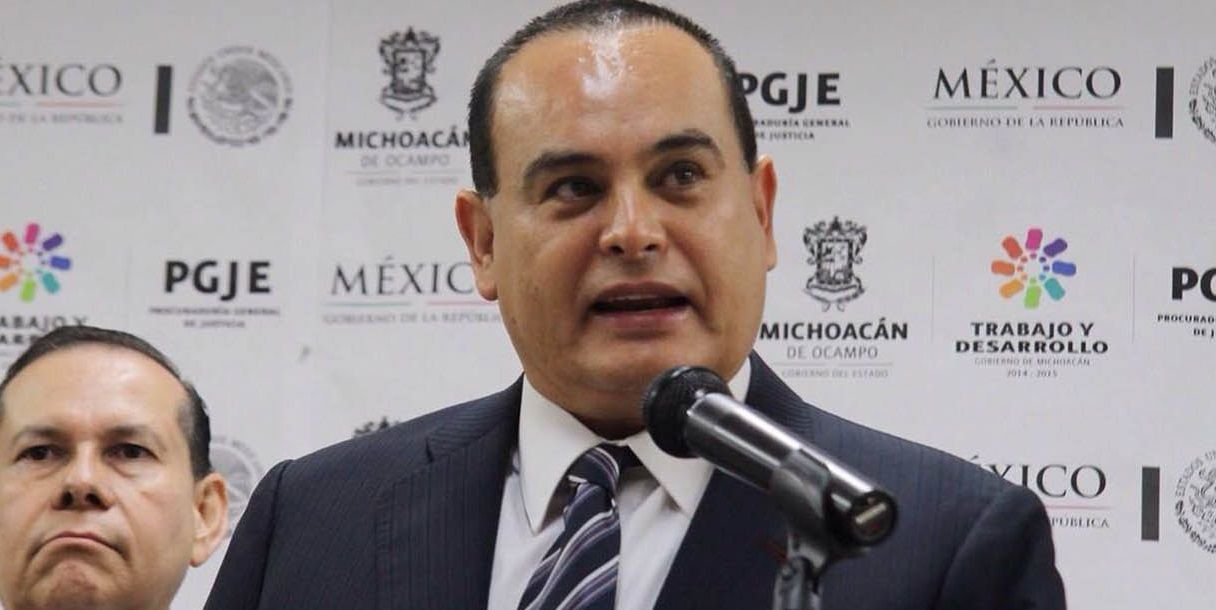 Renuncia procurador de Michoacán