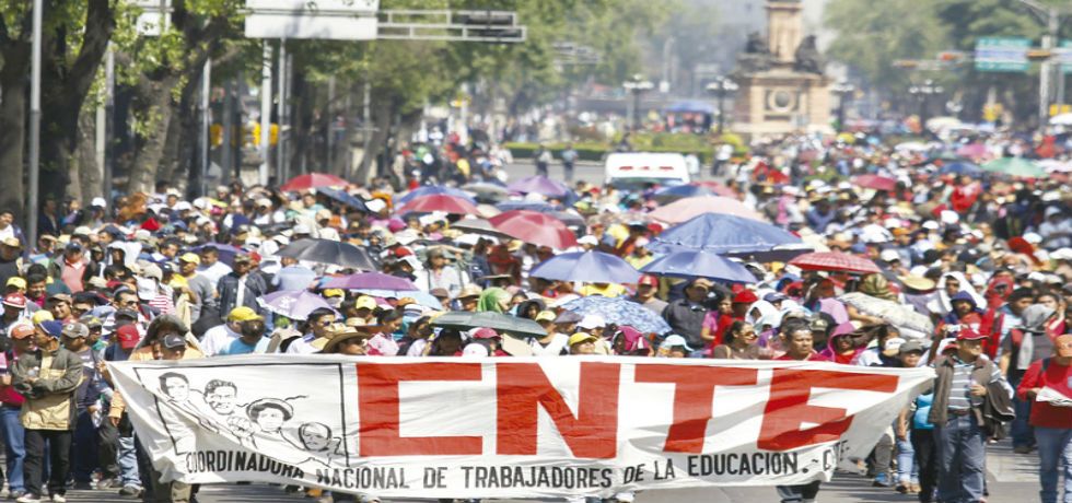 Pérdidas de 2 mil 916 mdp por marchas de maestros Pérdidas de 2 mil 916 mdp por marchas de maestros