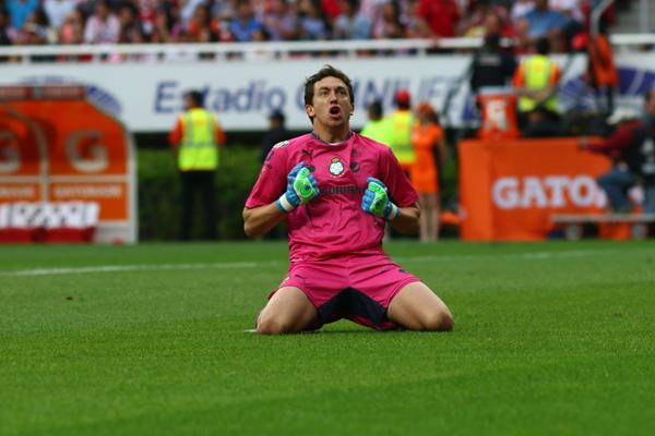 Marchesín externa molestia con Santos Laguna - Marchesin-Chivas