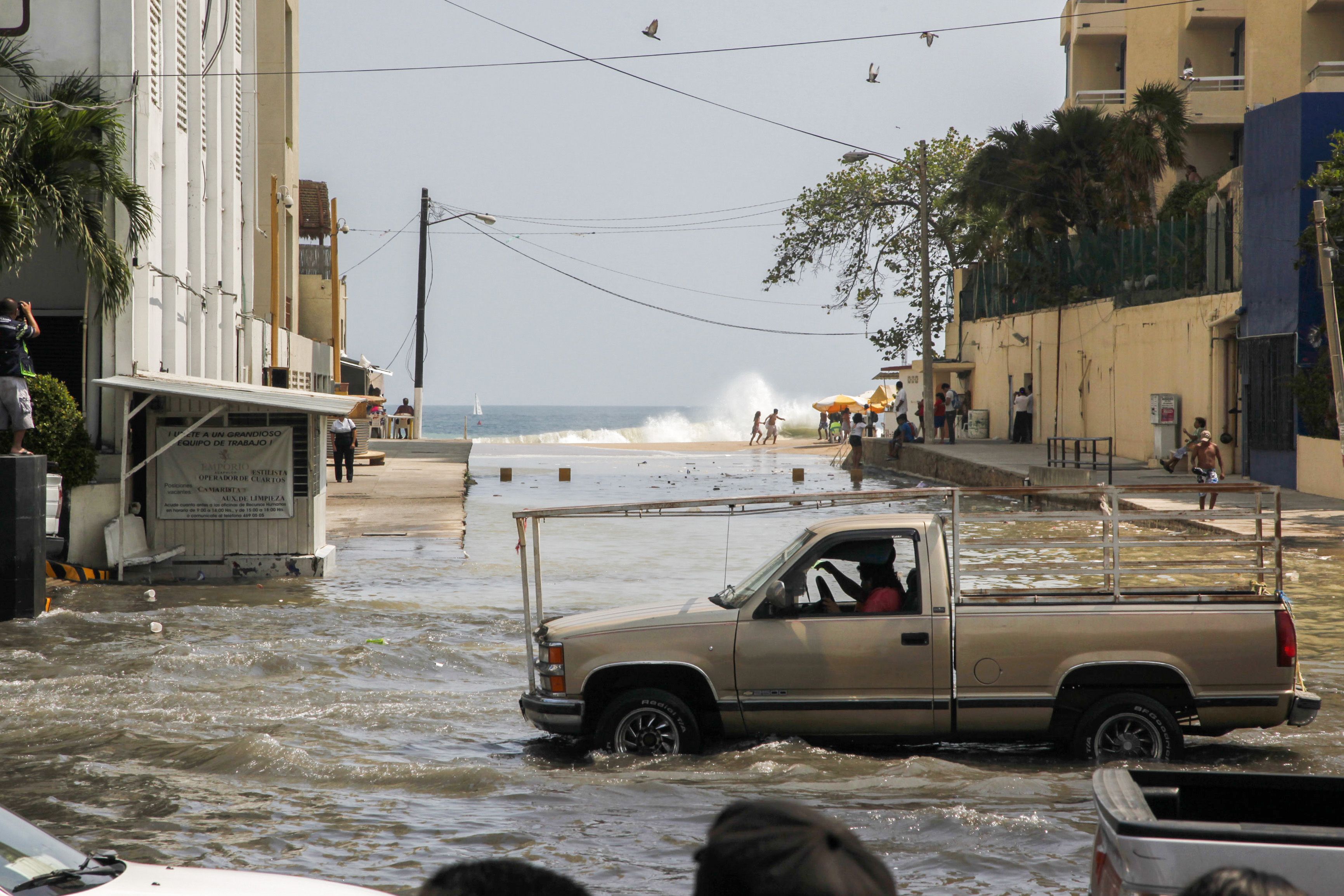 Municipios afectados por mar de fondo reciben apoyos