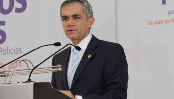 Reducirán material de oficina y congresos por austeridad en GDF