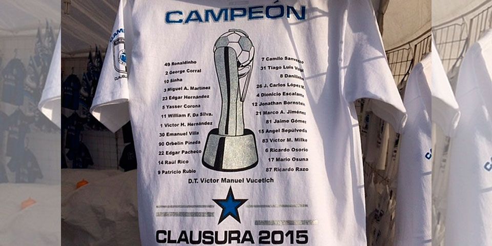 Venden playera de ‘Gallos campeón’