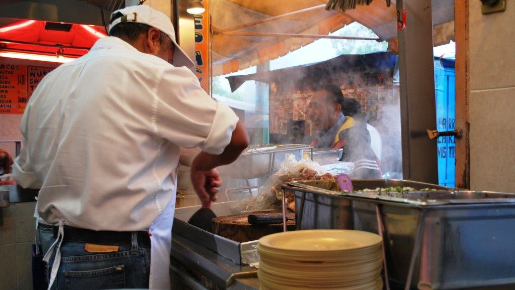 Video: cómo sobrevivir en la Ciudad de México sin morir en el intento - TacoStandTacubayaDF-1024x578
