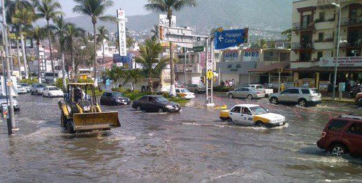 Mar de fondo en Acapulco deja un muerto Mar de fondo en Acapulco deja un muerto