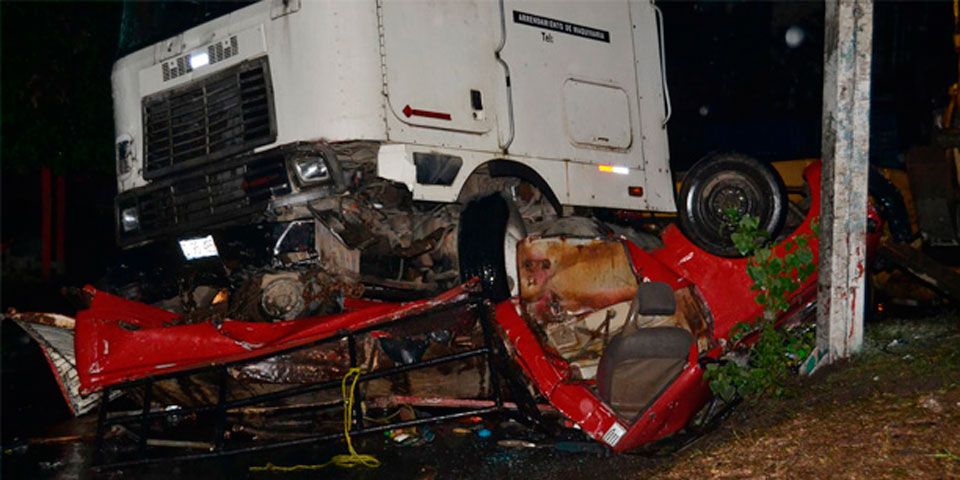 Mueren 16 por accidente en El Salvador Mueren 16 por accidente en El Salvador