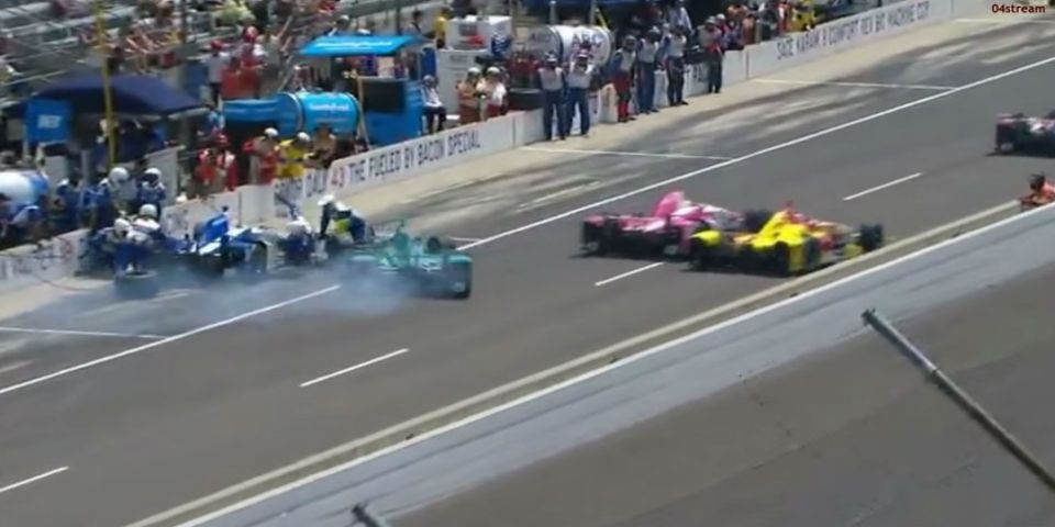 Atropellan a dos mecánicos en las 500 Millas de Indianápolis Atropellan a dos mecánicos en las 500 Millas de Indianápolis