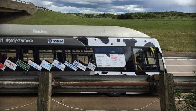 Autobús impulsado por estiércol impone récord Autobús impulsado por estiércol impone récord