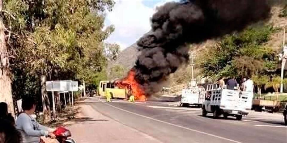 Bloqueos se extienden a Michoacán