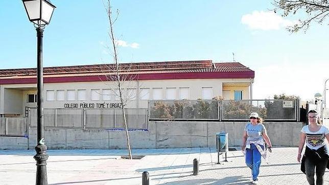 Maestros detenidos por mensajes ofensivos contra alumnos Maestros detenidos por mensajes ofensivos contra alumnos