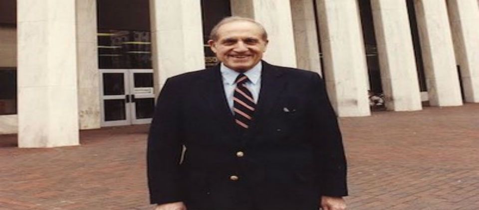 Profesor cumple 100 años Profesor cumple 100 años