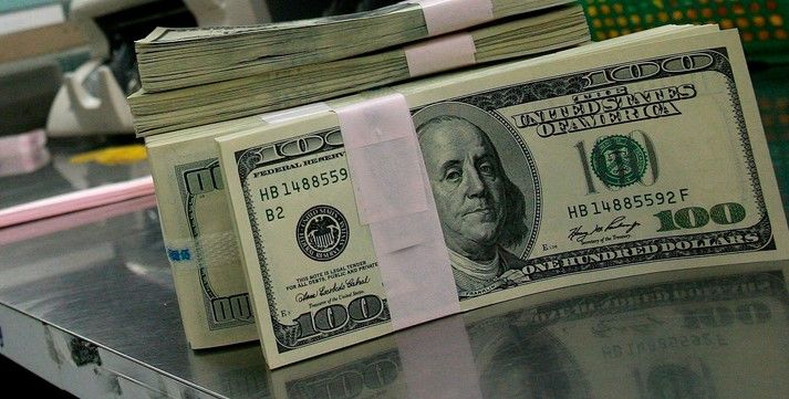 Dólar se vende en 15.67 pesos