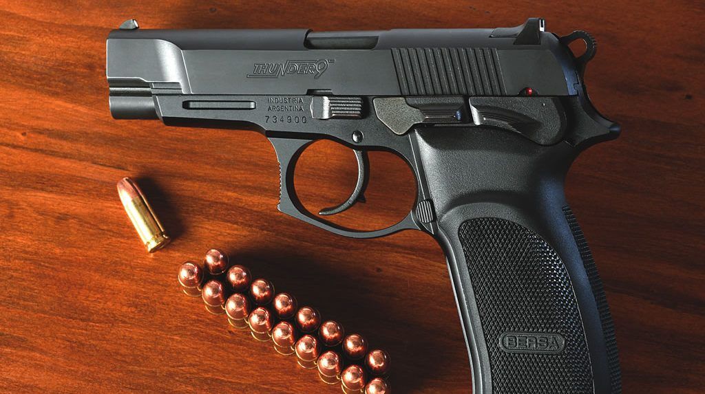 Hijo de policía de Cleveland se mata de un disparo