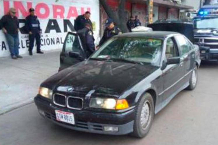 Detienen a estadounidense con armas de fuego en la Nápoles