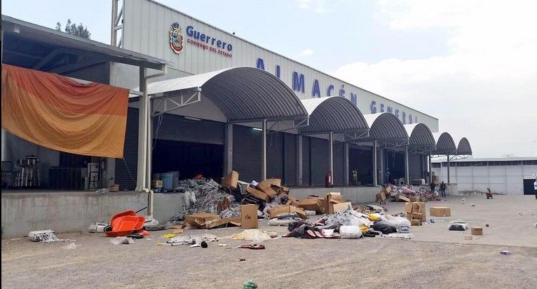 Encapuchados saquean bodega del DIF-Guerrero