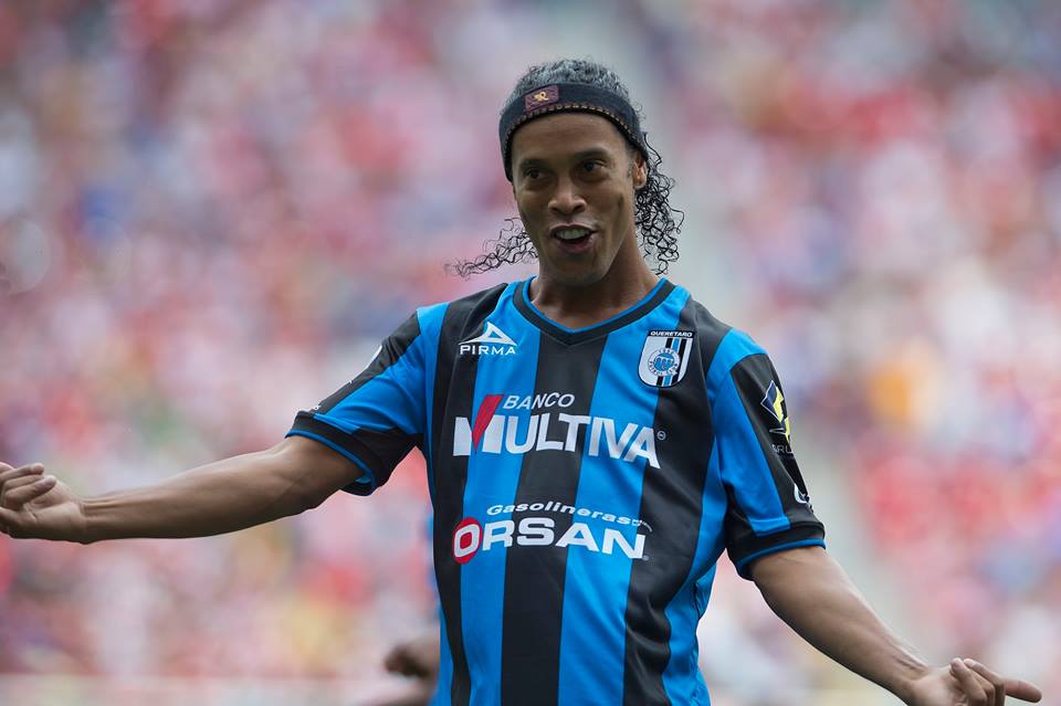 Ronaldinho desea suerte a Cuauhtémoc Blanco