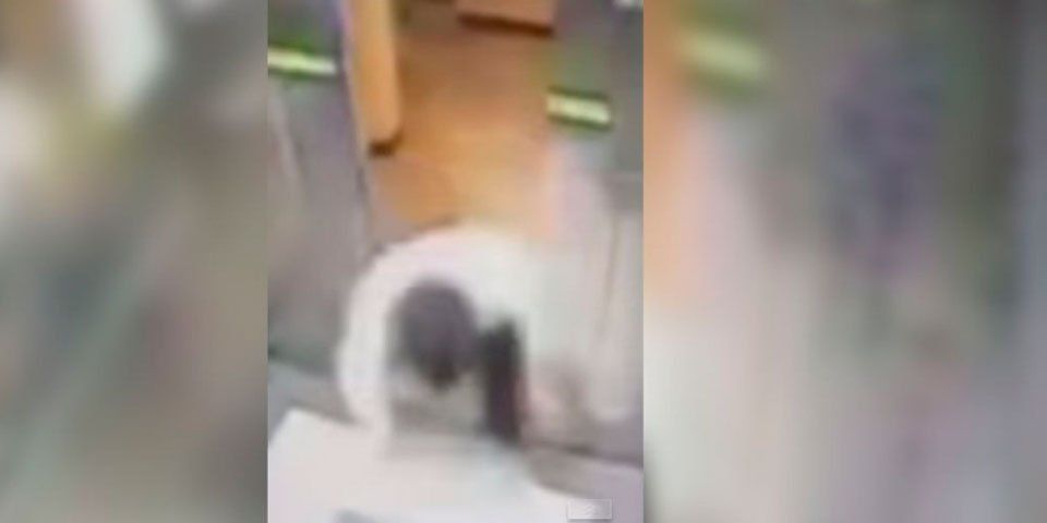 Video: Elevador a punto de degollar a un hombre Video: Elevador a punto de degollar a un hombre