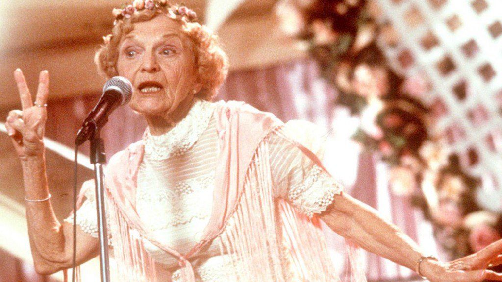 Muere actriz de la cinta “Patch Adams” a los 101 años