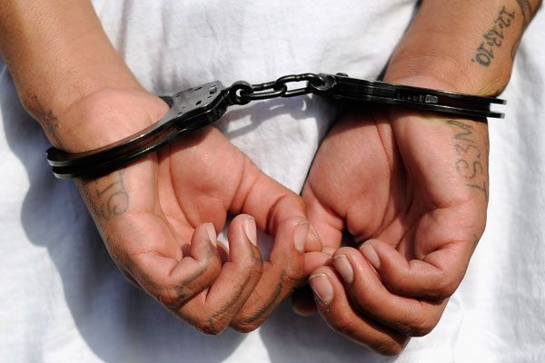 Detienen a 8 policías relacionados con el robo de combustible en Puebla