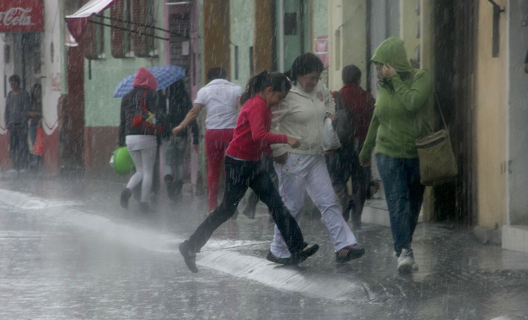 Prevén lluvias fuertes para el Valle de México