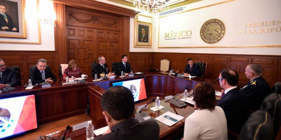 EPN revisa acciones y avances con su gabinete