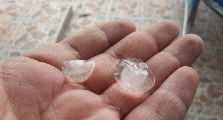 Cae granizo en Saltillo