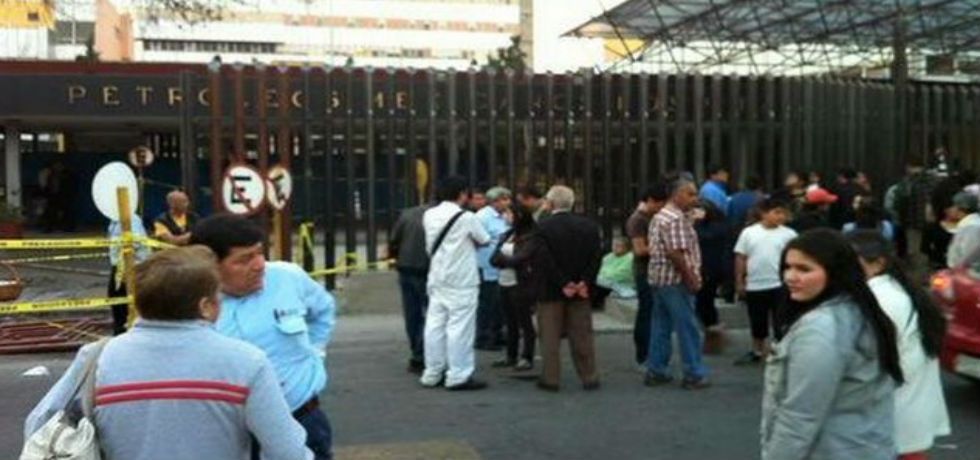 Evacuan hospital de Pemex por alerta de bomba Evacuan hospital de Pemex por alerta de bomba