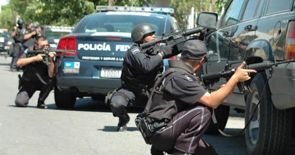 Detienen a 30 policías municipales en Jalisco