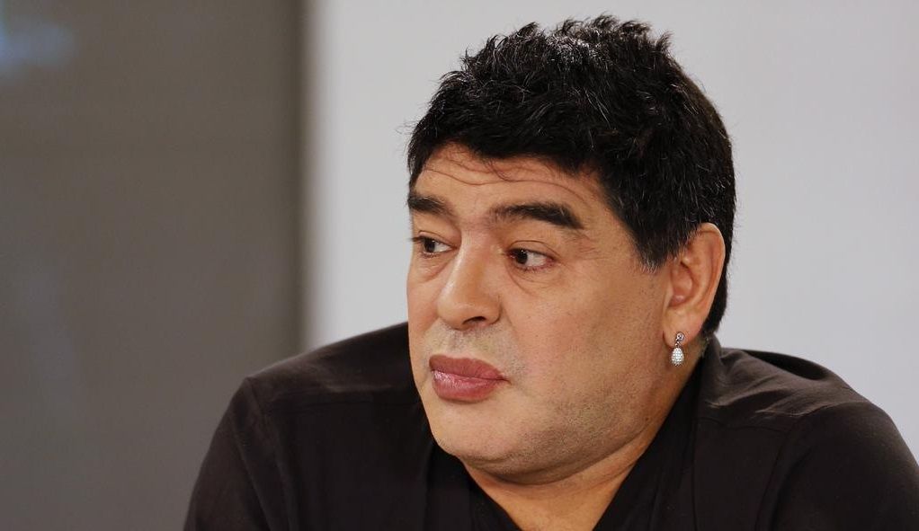 Maradona acusa a su ex esposa de robo Maradona acusa a su ex esposa de robo