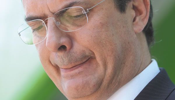 Quitan candidatura suplente a Marcelo Ebrard