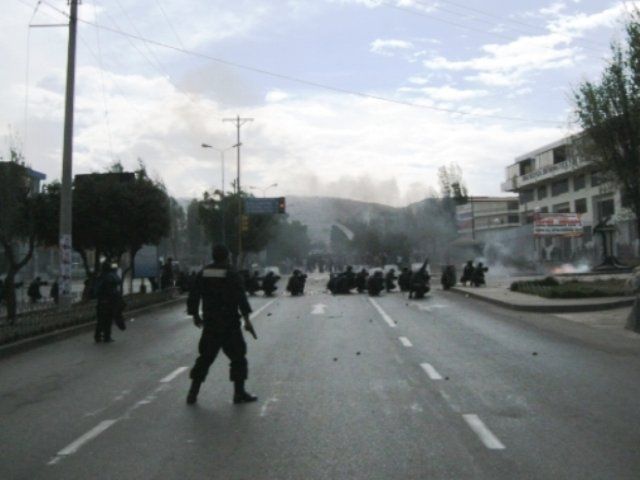 Perú decreta emergencia por protestas contra Grupo México