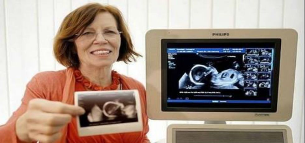 Mujer de 65 años tuvo cuatrillizos