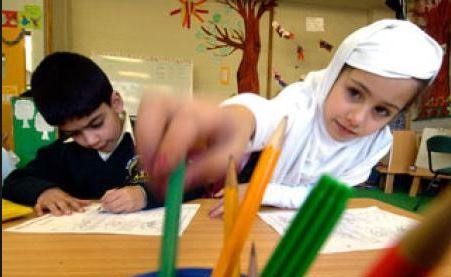 Investigarán a alcalde francés por censar a niños musulmanes