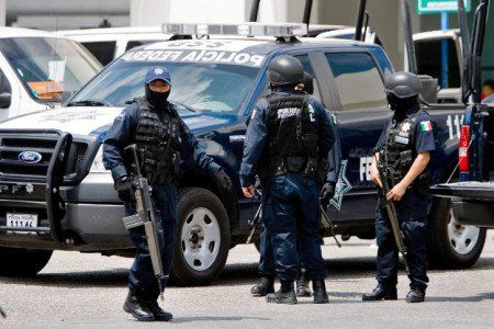 Detienen a 3 presuntos responsables de la desaparición de normalistas