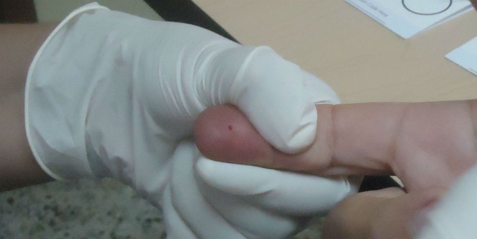 Toman muestras de ADN a familiares de desaparecidos en Chilapa