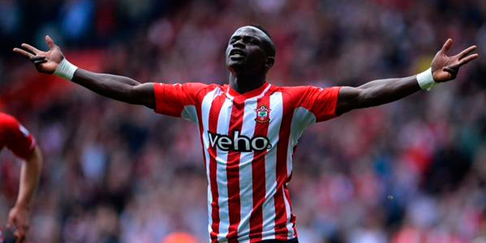 Sadio Mané marca hat-trick en tres minutos