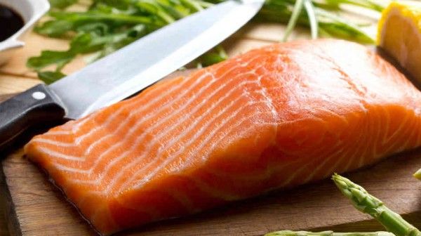 FDA aprueba consumo de salmón transgénico