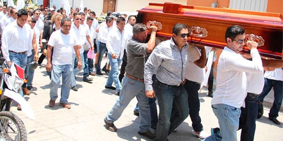 Entierran a candidato priista de Chilapa