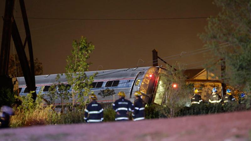 Exceso de velocidad provocó descarrilamiento de tren en Filadelfia Exceso de velocidad provocó descarrilamiento de tren en Filadelfia