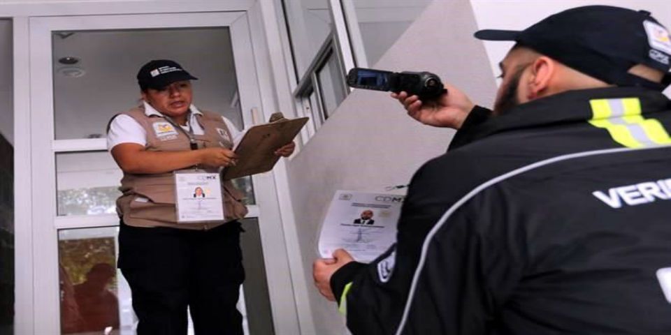 Edificio donde renta Razú elude verificación del INVEA