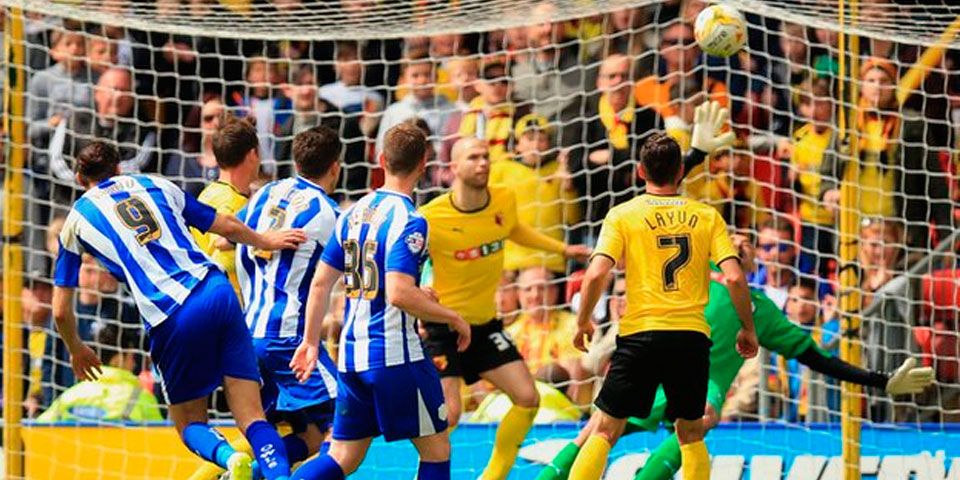 Layún y Watford dejan ir el título